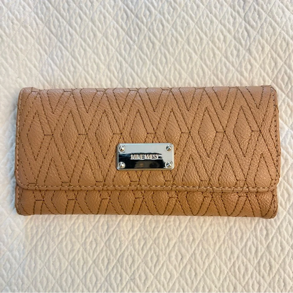 NINE WEST Long Diamond Quilted Wallet
